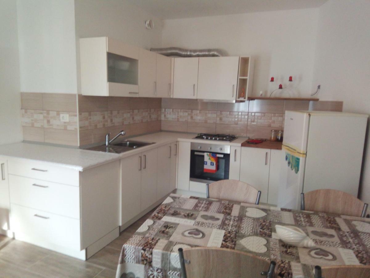 Apartmaji Matazin Črni Kal エクステリア 写真