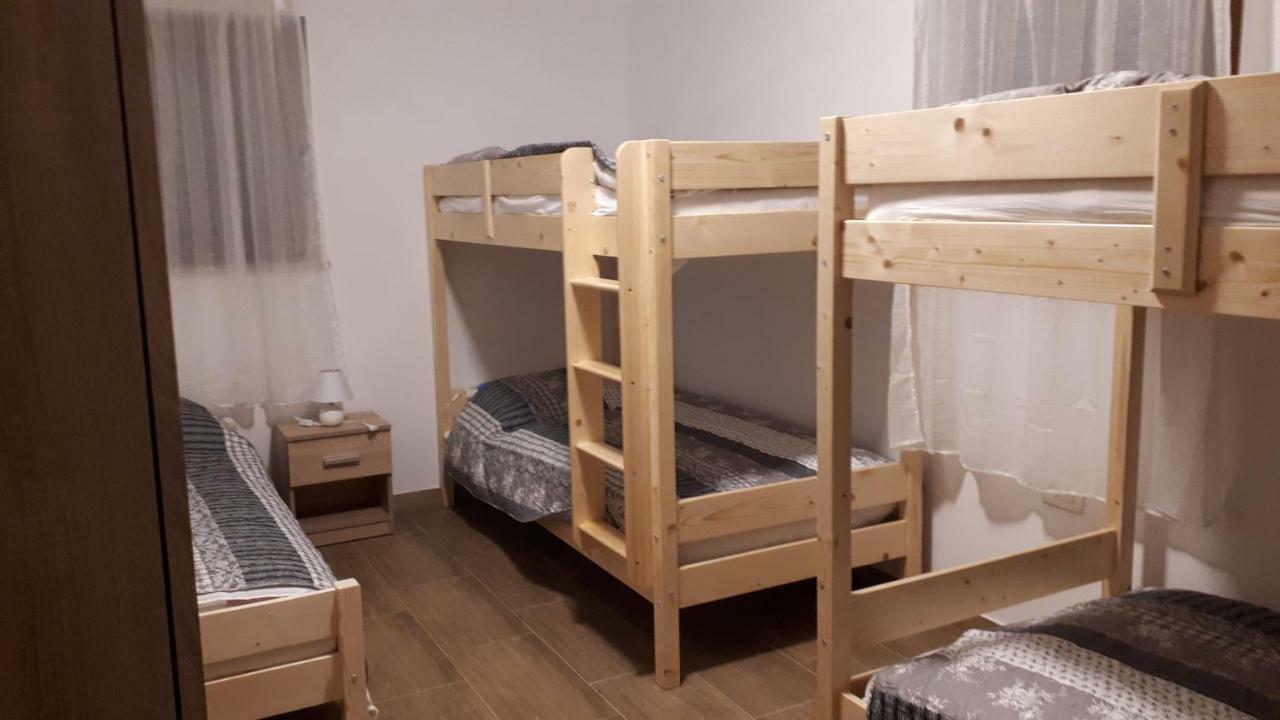 Apartmaji Matazin Črni Kal エクステリア 写真