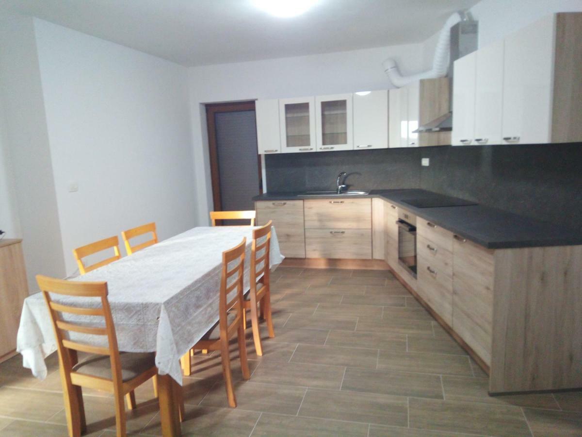 Apartmaji Matazin Črni Kal エクステリア 写真